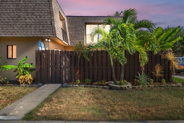 1 of 38 - 5202 Waterview Cir, Palm Springs, FL