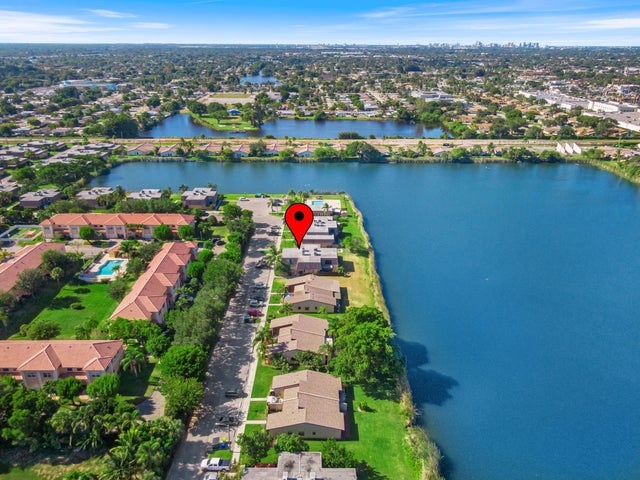 3 of 38 - 5202 Waterview Cir, Palm Springs, FL