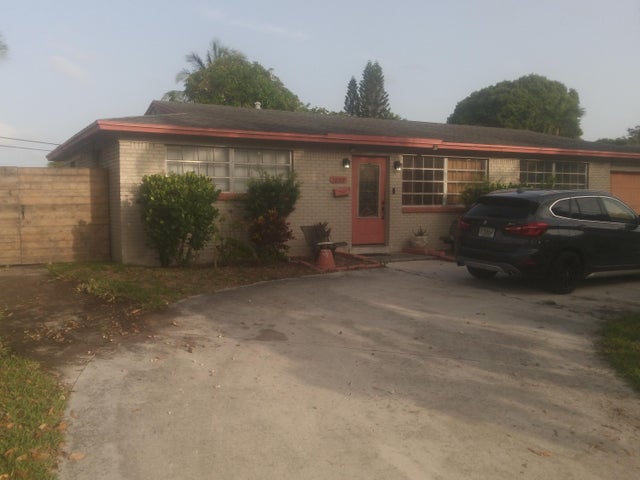 1 of 1 - 3209 N Australian Avenue, West Palm Beach, FL