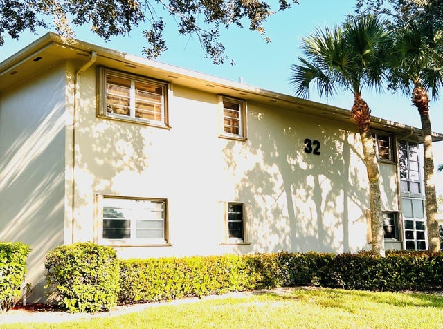 2 of 20 - 32 Lake Vista Trail #101, Port Saint Lucie, FL