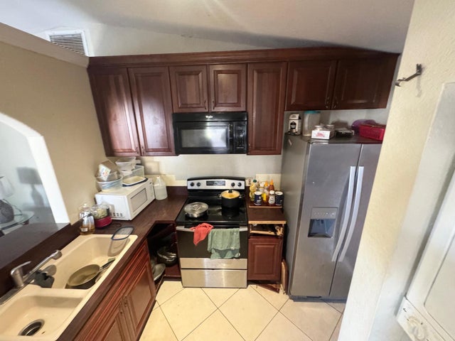 2 of 15 - 1123 E Windsor Avenue, West Palm Beach, FL