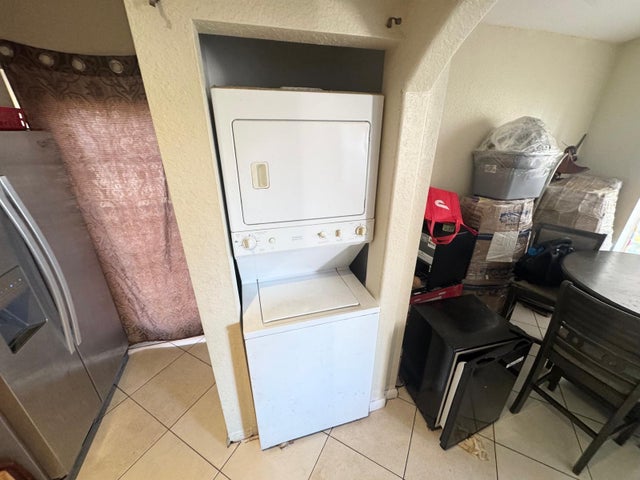3 of 15 - 1123 E Windsor Avenue, West Palm Beach, FL