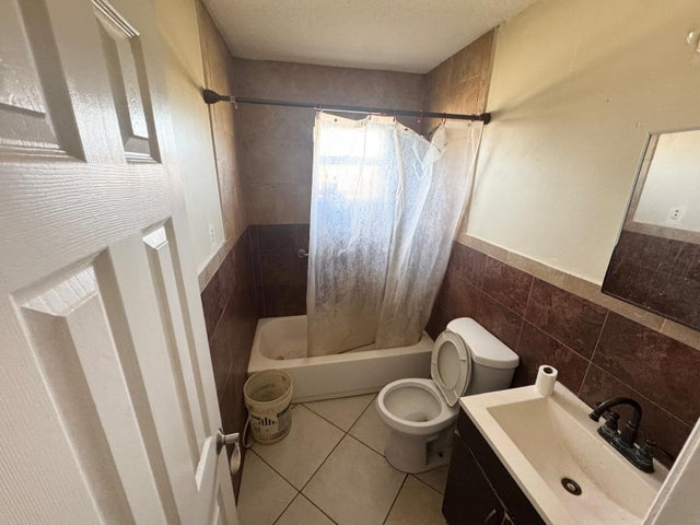 5 of 15 - 1123 E Windsor Avenue, West Palm Beach, FL