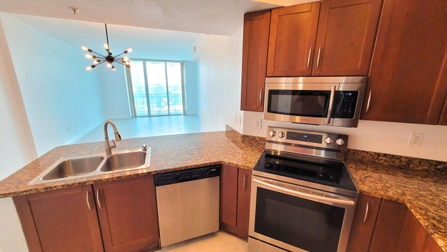 3 of 25 - 450 N Federal Hwy #1101, Boynton Beach, FL