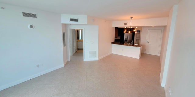 5 of 25 - 450 N Federal Hwy #1101, Boynton Beach, FL