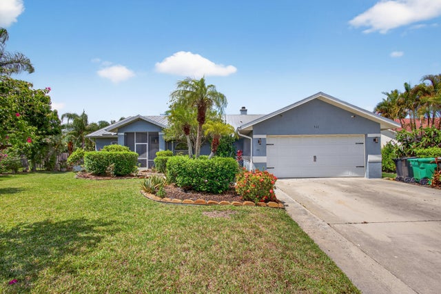 4 of 90 - 511 Se Berry Avenue, Port Saint Lucie, FL
