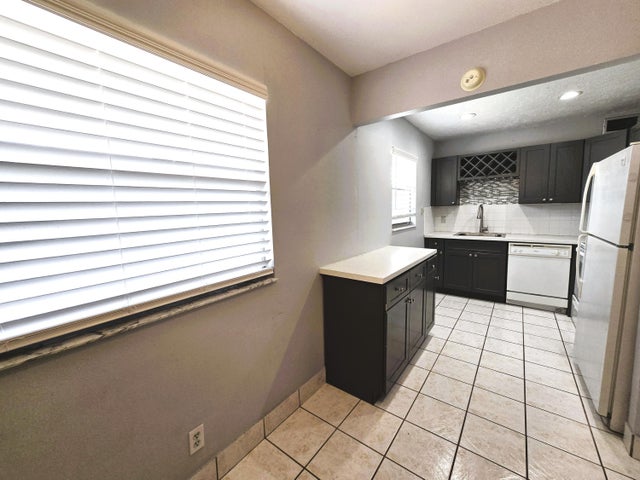4 of 27 - 89 Saxony B #b, Delray Beach, FL