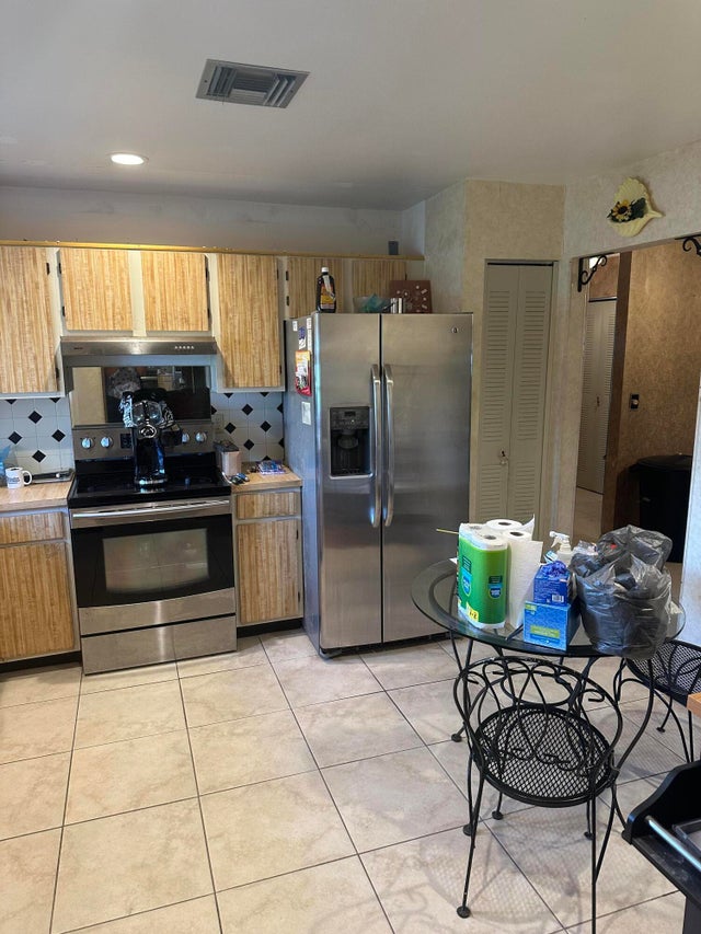 3 of 13 - 5796 Moss Court #7, Fort Pierce, FL