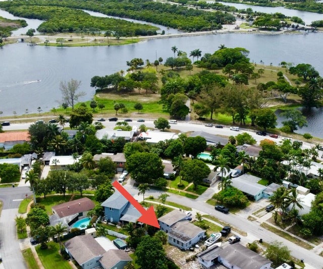 2 of 16 - 1424 Crest Drive, Lake Worth, FL
