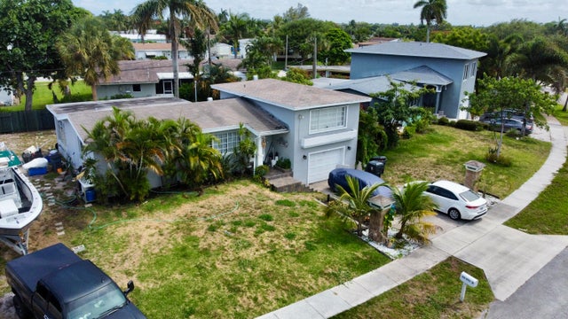 3 of 16 - 1424 Crest Drive, Lake Worth, FL