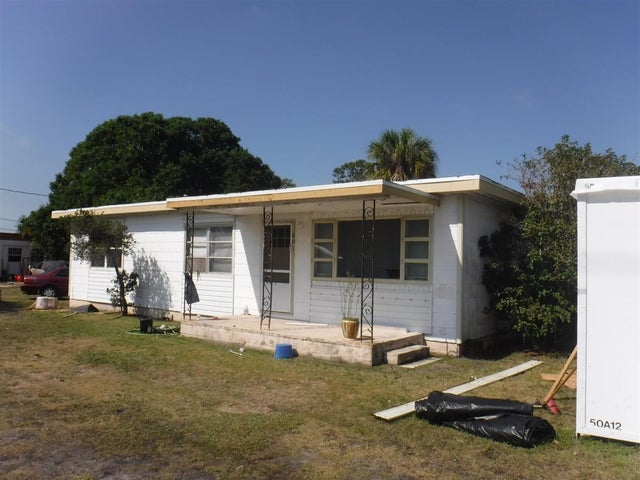 2 of 3 - 801 S 33rd Street, Fort Pierce, FL