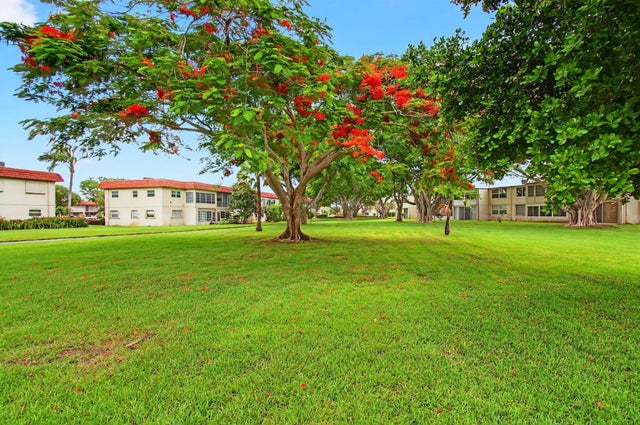 4 of 65 - 16 Willowbrook Lane #102, Delray Beach, FL