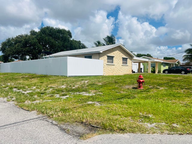 2 of 23 - 1951 S Florida Mango Road, West Palm Beach, FL