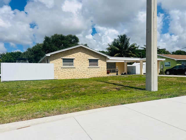 3 of 23 - 1951 S Florida Mango Road, West Palm Beach, FL
