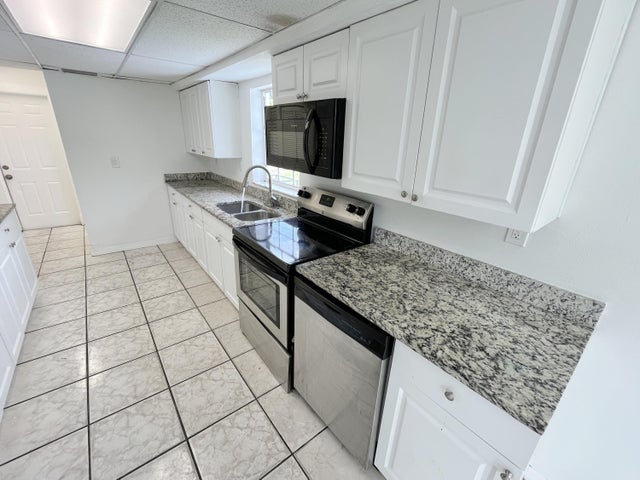 5 of 28 - 5163 Marion Place, West Palm Beach, FL