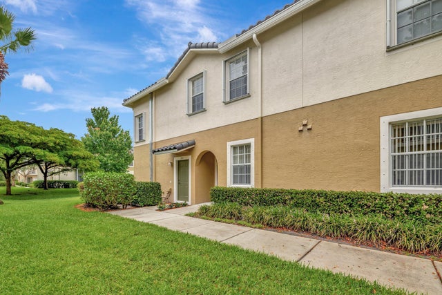 4 of 43 - 1600 Se Sheffield Terrace #101, Stuart, FL