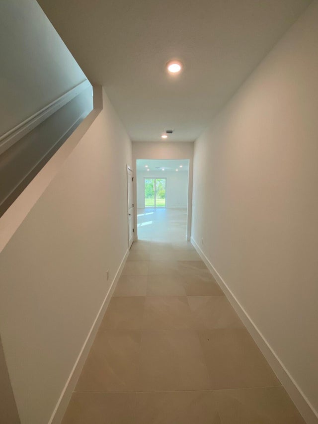 3 of 19 - 7011 Se Park Trace Drive, Stuart, FL
