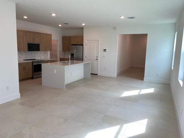 5 of 19 - 7011 Se Park Trace Drive, Stuart, FL