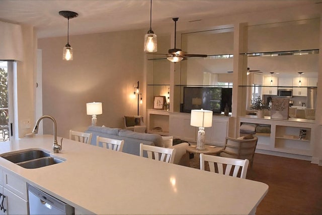 2 of 18 - 1101 Sun Terrace Court, Palm Beach Gardens, FL