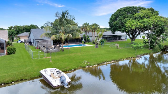 4 of 49 - 318 Las Palmas Street, Royal Palm Beach, FL
