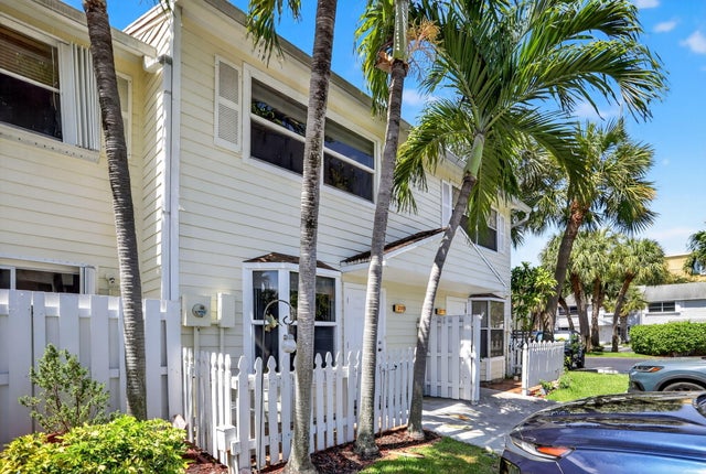 1 of 18 - 2599 Ne 15th Street, Pompano Beach, FL