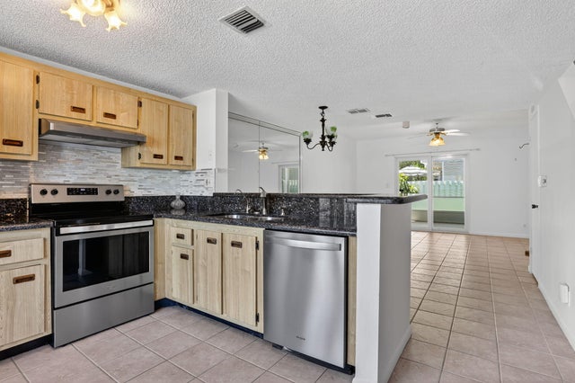 3 of 18 - 2599 Ne 15th Street, Pompano Beach, FL