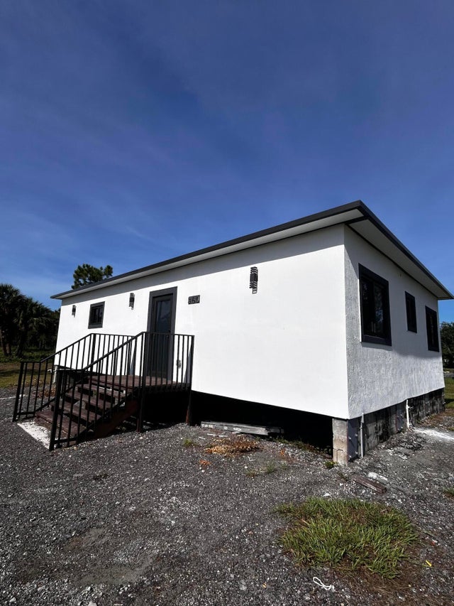 1 of 24 - 360 S Romero Street, Clewiston, FL
