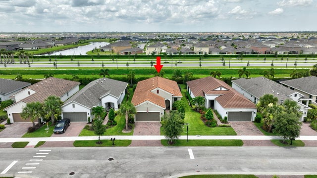 2 of 50 - 9584 Sw Royal Poinciana Drive, Port Saint Lucie, FL