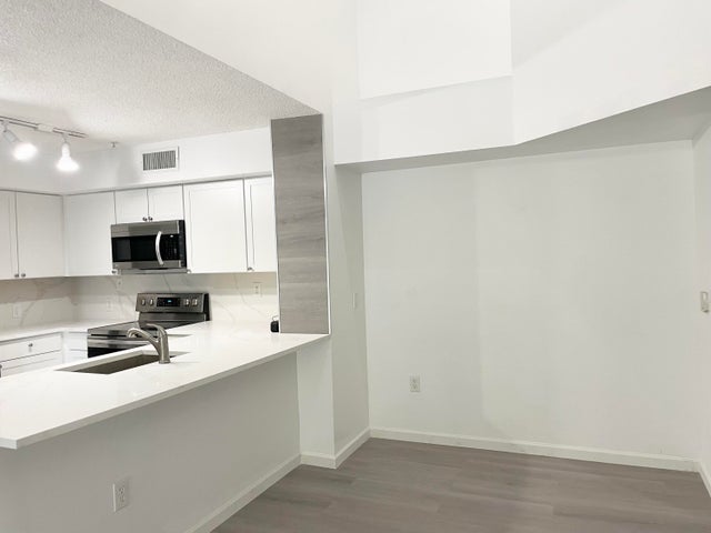 5 of 23 - 7832 Sonoma Springs Circle #203, Lake Worth, FL
