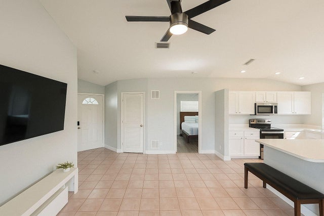 4 of 18 - 1106 Sw Swan Lake Circle, Port Saint Lucie, FL