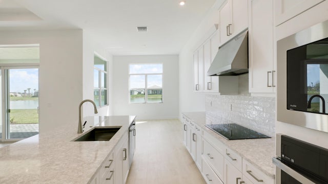 4 of 53 - 8652 Sw Cantante Way, Port Saint Lucie, FL