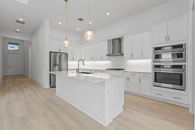 Photo of Listing #RX-11102963