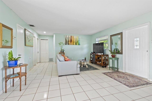 2 of 36 - 1625 Se Dixie Hwy, Stuart, FL