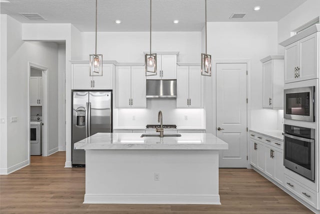 3 of 38 - 2753 Se Ashfield Drive, Port Saint Lucie, FL