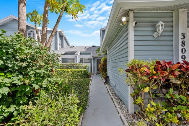 3 of 23 - 3809 Island Club Circle E, Lake Worth, FL