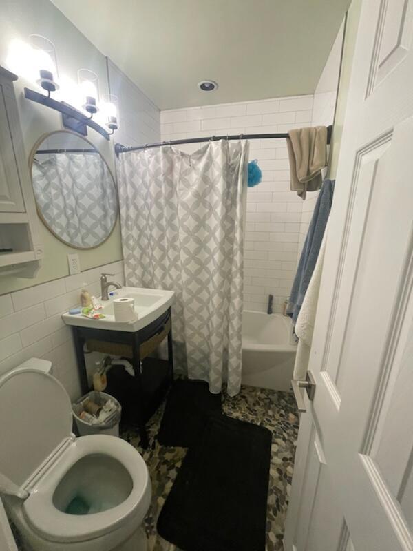 4 of 13 - 1036 S 14th St, Lantana, FL