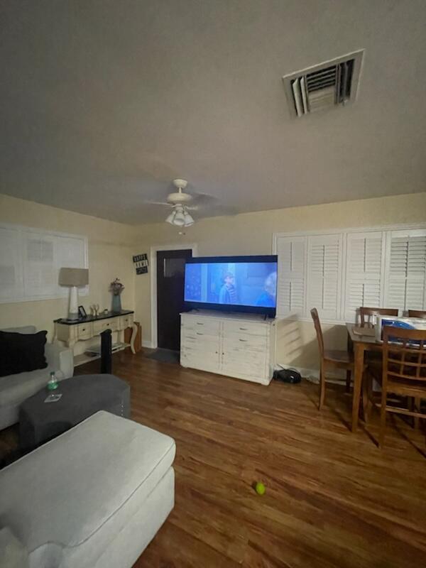 5 of 13 - 1036 S 14th St, Lantana, FL