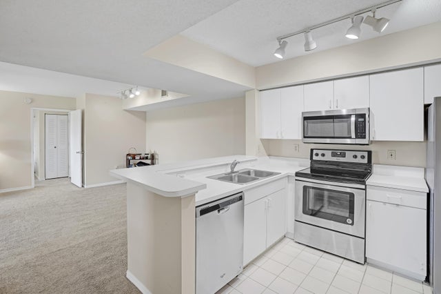 3 of 31 - 1640 N 42nd Circle #206, Vero Beach, FL