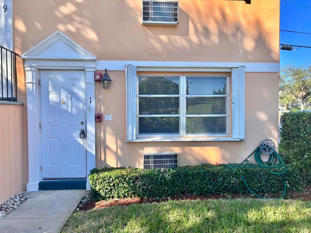 1 of 33 - 101 S Golfview Road #1, Lake Worth Beach, FL