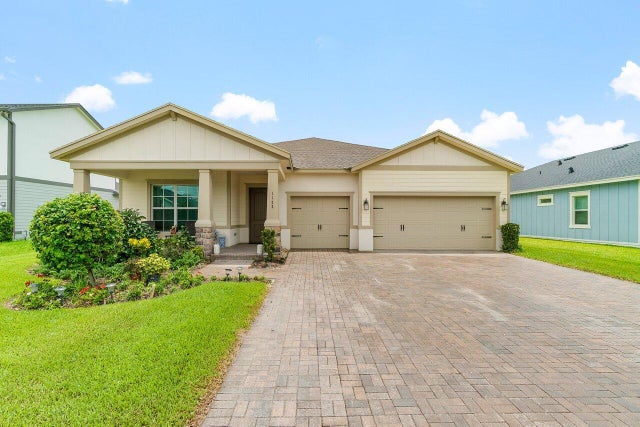 1 of 39 - 1102 Haywagon Trail, The Acreage, FL