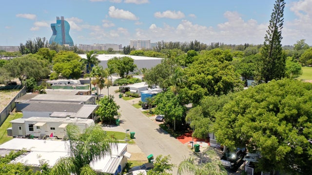 1 of 21 - 4832 Sw 47 Lane, Davie, FL