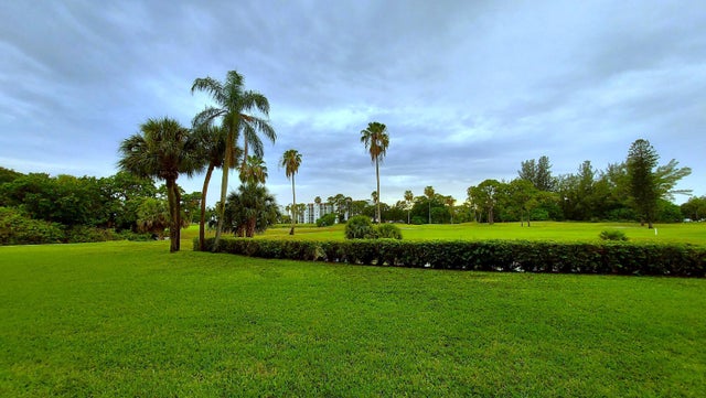 4 of 44 - 3465 Via Poinciana #103, Lake Worth, FL