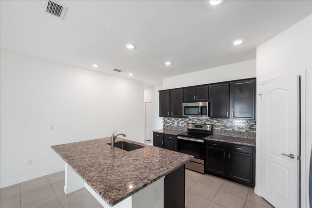 4 of 19 - 900 Bent Creek Drive, Fort Pierce, FL