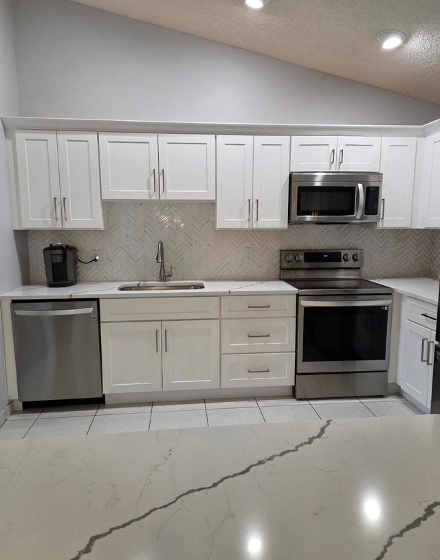 3 of 19 - 1305 Nw 29th Avenue #d, Delray Beach, FL