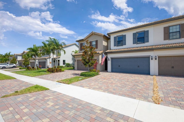 2 of 71 - 8343 Cinch Way, Lake Worth, FL
