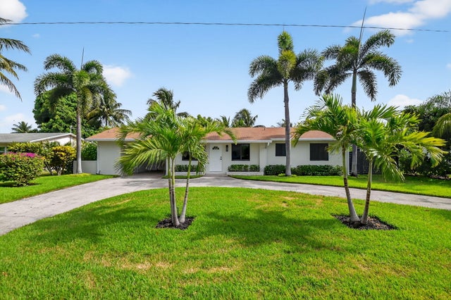 1 of 40 - 143 Se 27th Wy, Boynton Beach, FL