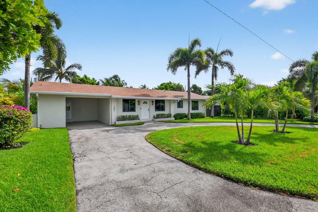2 of 40 - 143 Se 27th Wy, Boynton Beach, FL
