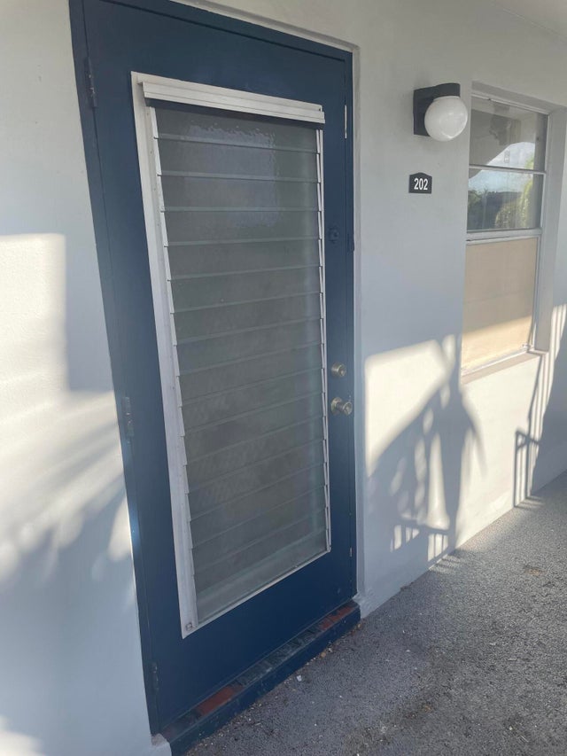 5 of 24 - 7827 Golf Cir Drive #202, Margate, FL