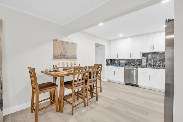 5 of 16 - 1574 Ne Arch Ave Avenue, Jensen Beach, FL