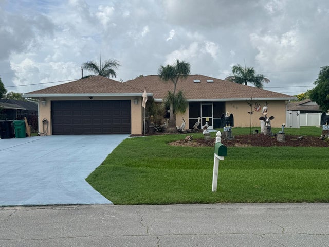 2 of 41 - 742 Se Whitehurst Avenue, Port Saint Lucie, FL